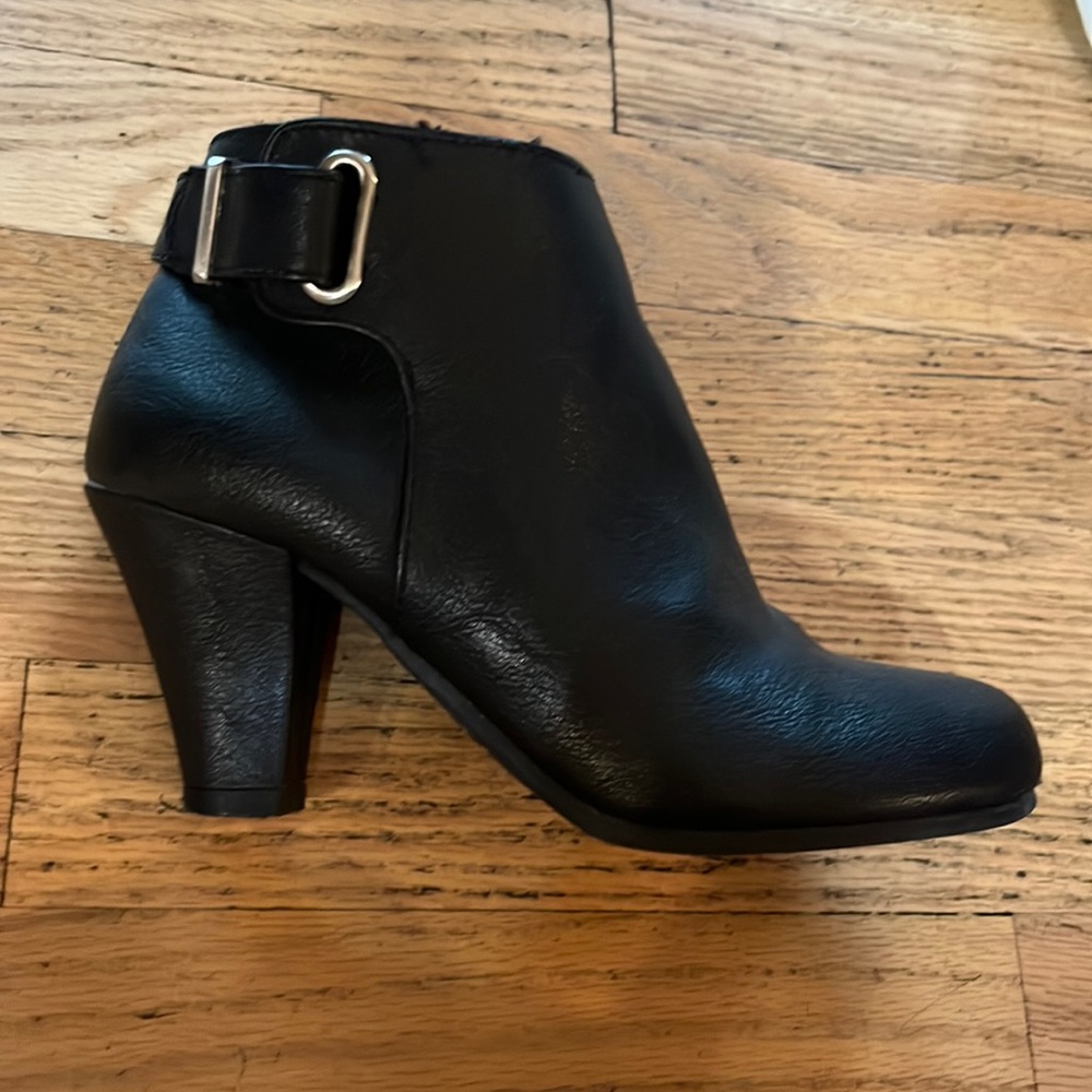 Heeled booties